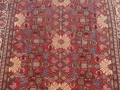 Ancien tapis MAHAL IRAN
325 x 225 cm.
