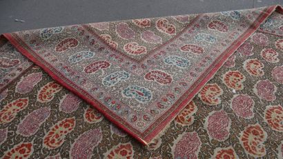 Tapis GHOUM Iran
320 x 220 cm.