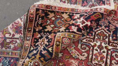 Ancien tapis HERIZ Iran
363 x 260 cm.