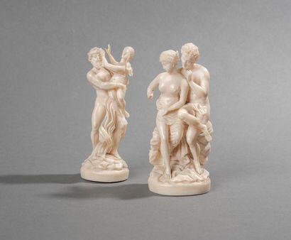 Ensemble de deux sculptures en ivoire : 
Faune...