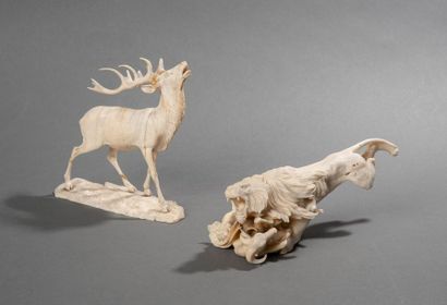 Ensemble de deux animaux en ivoire sculpté...
