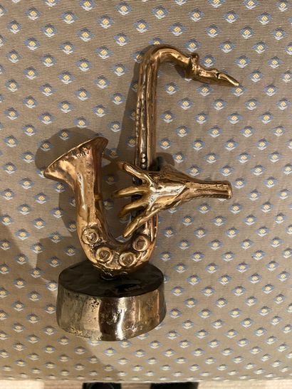 Yves LOHE (1947)

Saxo

Bronze

Patine dorée

H20...
