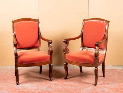 Paire de fauteuils en acajou et placage d'acajou,...