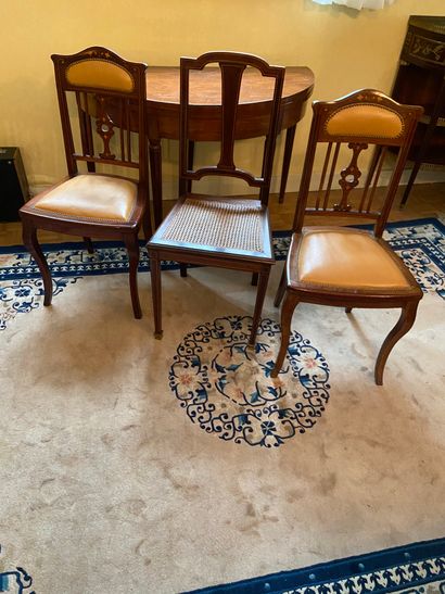 Paire de chaises en acajou,dossiers ajourés...
