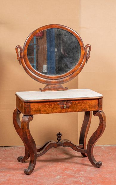 Coiffeuse en acajou et placage d'acajou à...