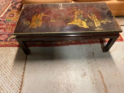 Table basse à décor laqué dans le goût Chine

H....