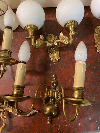 Lot d'appliques en bronze et métal doré.