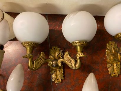 Lot d'appliques en bronze et métal doré.