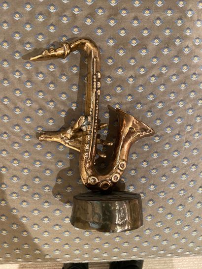 Yves LOHE (1947)

Saxo

Bronze

Patine dorée

H20...