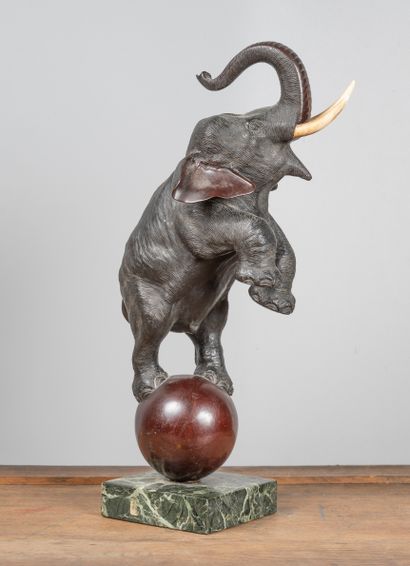 Eléphant sur sa boule

Sujet en régule sur...