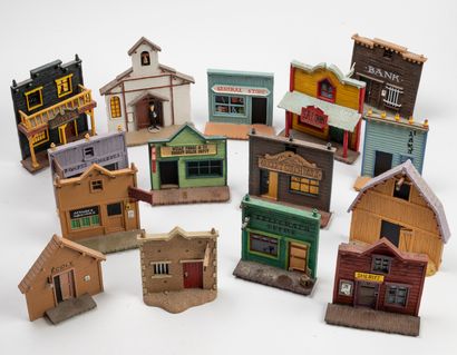 Lucky Luke


MORRIS / PLASTOYS


Ensemble...