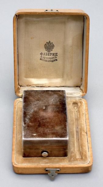 MAISON FABERGE
RECHAUD DE VOYAGE en argent...