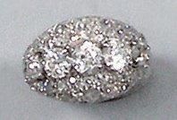 BAGUE DOME en or gris sertie d'une ligne...