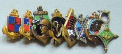 INFANTERIE COLONIALE - Lot de 8 insignes:...