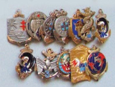 TROUPES DE MARINE - Lot de 12 insignes: «RIMaP»,...