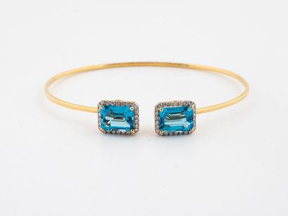 Bracelet in gold 750 °/°° enhanced by two...