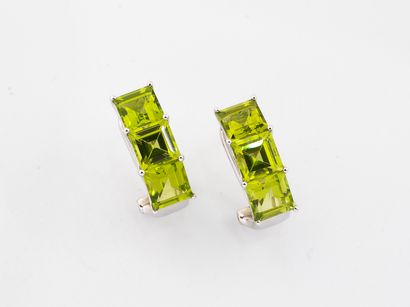 Pair of ear clips in white gold 750 °/°°...