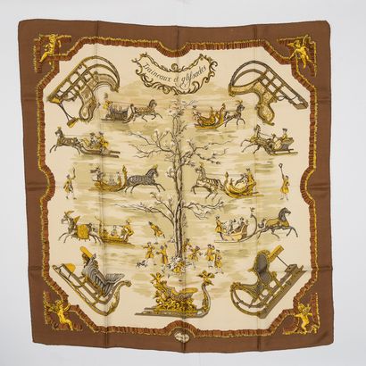 HERMES
Printed silk square
