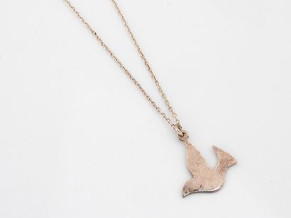 Chain and its pendant dove of peace in silver...