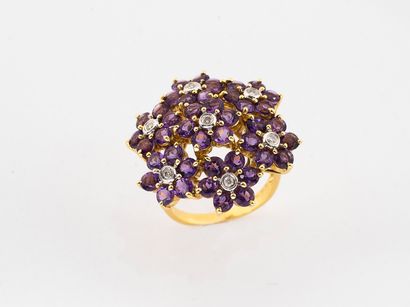 Gold 750°/°° ring set with amethysts and...