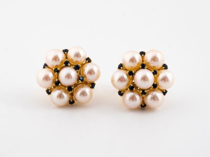 Pair of gold flower ear clips 750 °/°° decorated...