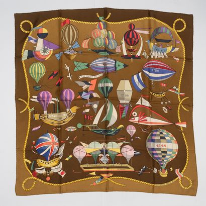 HERMES
Printed silk square
