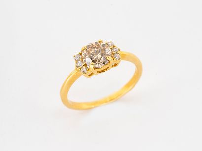 Ring in gold 750°/°° set with a 1 ct diamond...