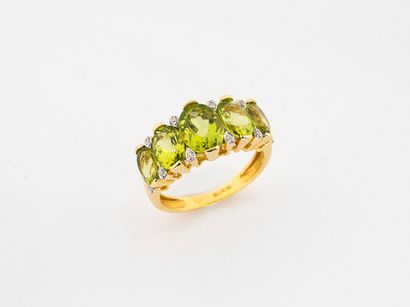 Half wedding band in gold 750 °/°° set with...