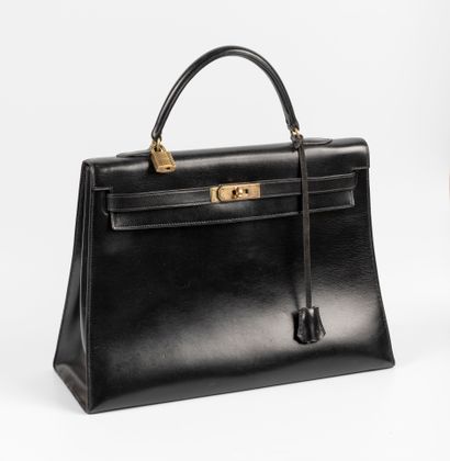 HERMES PARIS
Kelly bag in black box
L. 36...