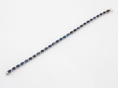 Bracelet line in white gold 750 °/°° set...