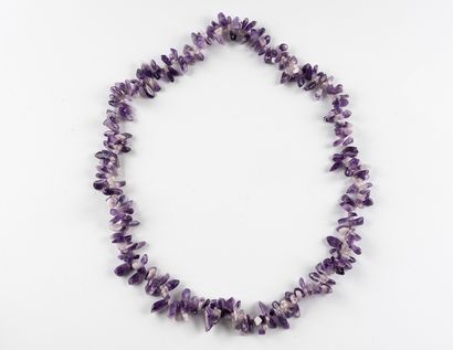 Long necklace of amethysts.
Gross weight...