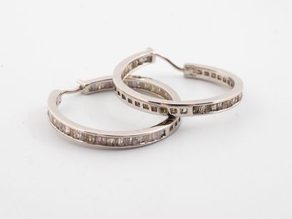 Pair of creoles in white gold 750 °/°° set...