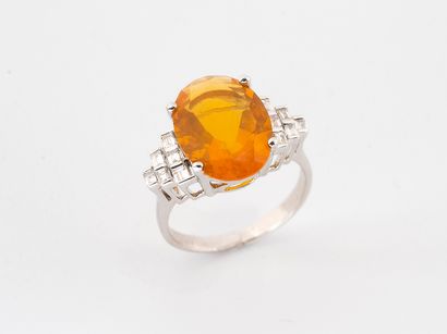 Ring in white gold 750°/°° set with a fire...