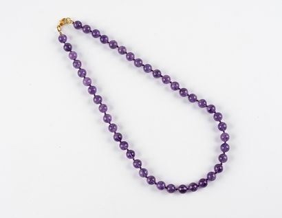 Necklace of amethyst pearls, golden metal...