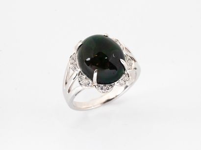 White gold 750°/°° ring with a night opal...