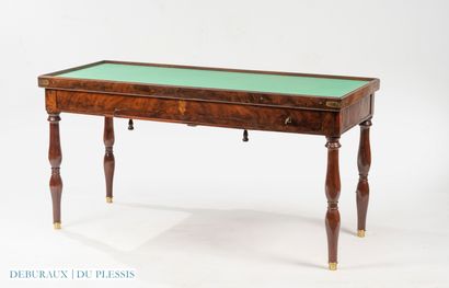 Table à jeux en acajou, placage d’acajou...