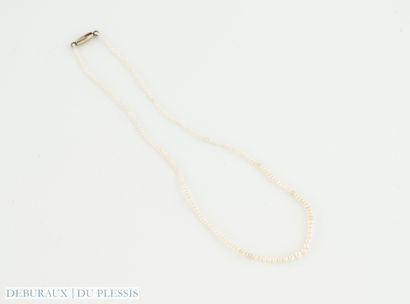 Collier de baptême en semence de perles prob....