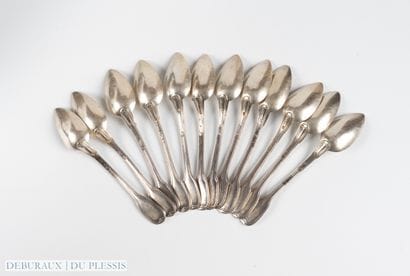 Suite de douze cuillers à moka en argent...