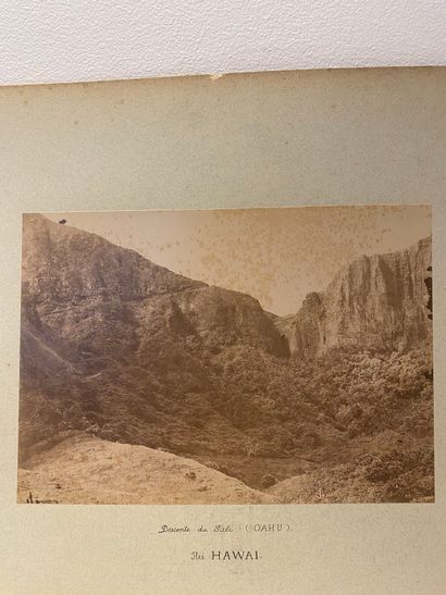 HAWAÏ (7 pl.) et TAHITI (11 pl.) — PHOTOGRAPHIES...