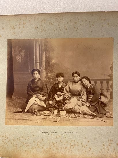 SINGAPOUR (7 pl.) et HONG-KONG (2 pl.) —...