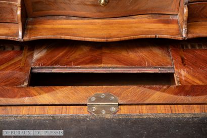 Bureau de pente marqueté toutes faces en...
