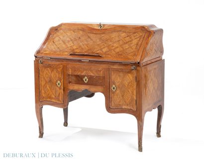 Bureau de pente marqueté toutes faces en...