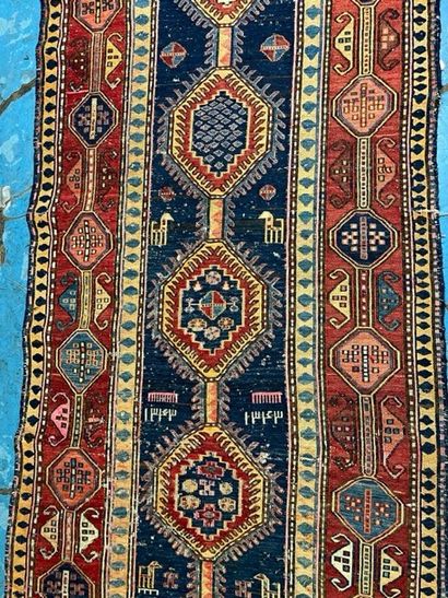 Originale et grande galerie Soumak
Caucase...