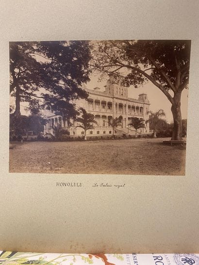 HAWAÏ (7 pl.) et TAHITI (11 pl.) — PHOTOGRAPHIES...