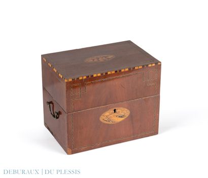 Coffret à liqueurs en placage de bois de...