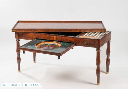 Table à jeux en acajou, placage d’acajou...