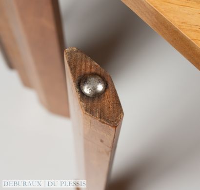 CHAREAU Pierre (1883-1950)
Rare table MB...