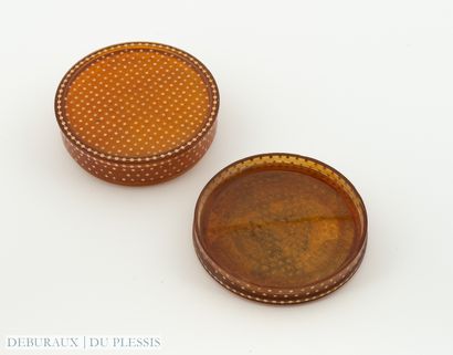 Boîte ronde en écaille blonde, couvercle...