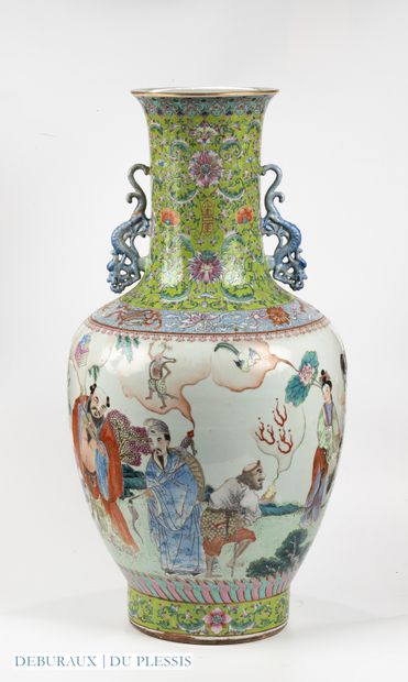 CHINA
Large polychrome enameled porcelain...
