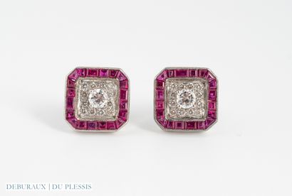 Pair of geometrical earrings in 750 °/°°...